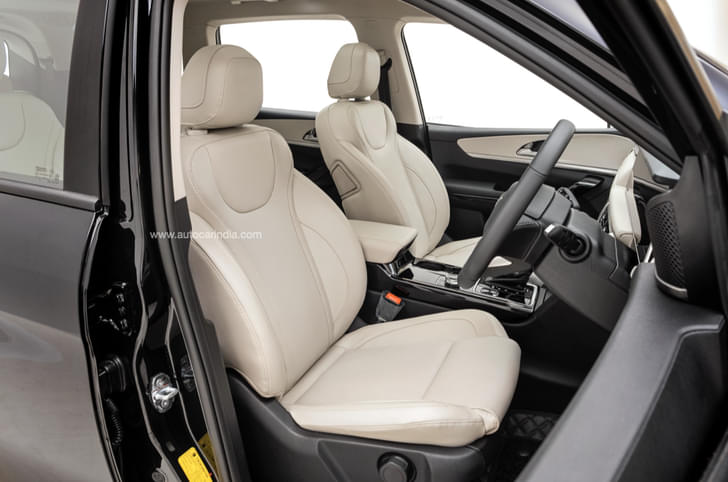 Mahindra Xuv700 Front Row Seats